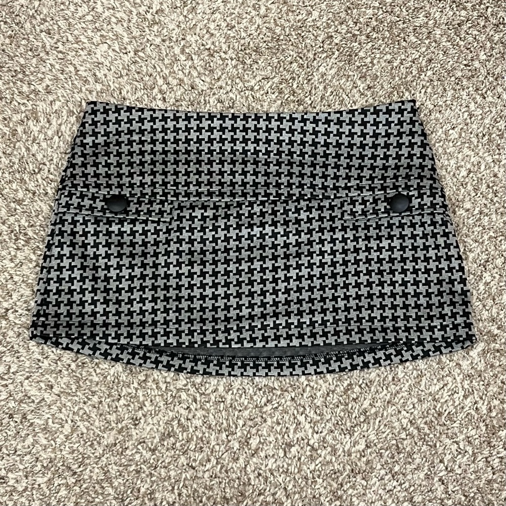 Vintage Y2K 2000s mcbling low rise houndstooth Charlotte Russe mini skirt